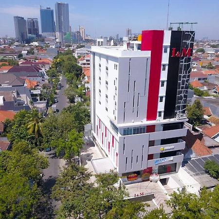 I&M Hotel Surabaya Exteriör bild