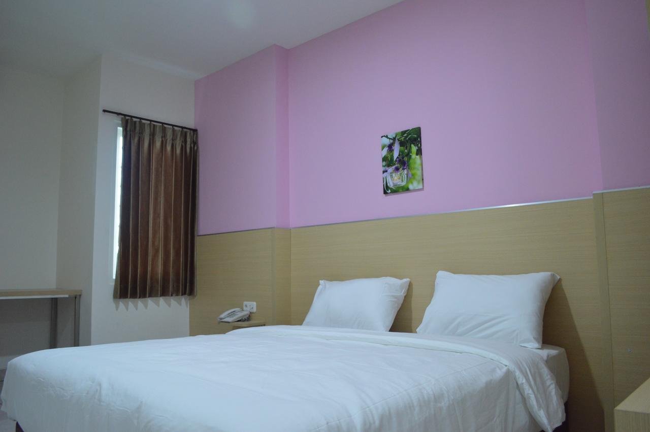 I&M Hotel Surabaya Exteriör bild