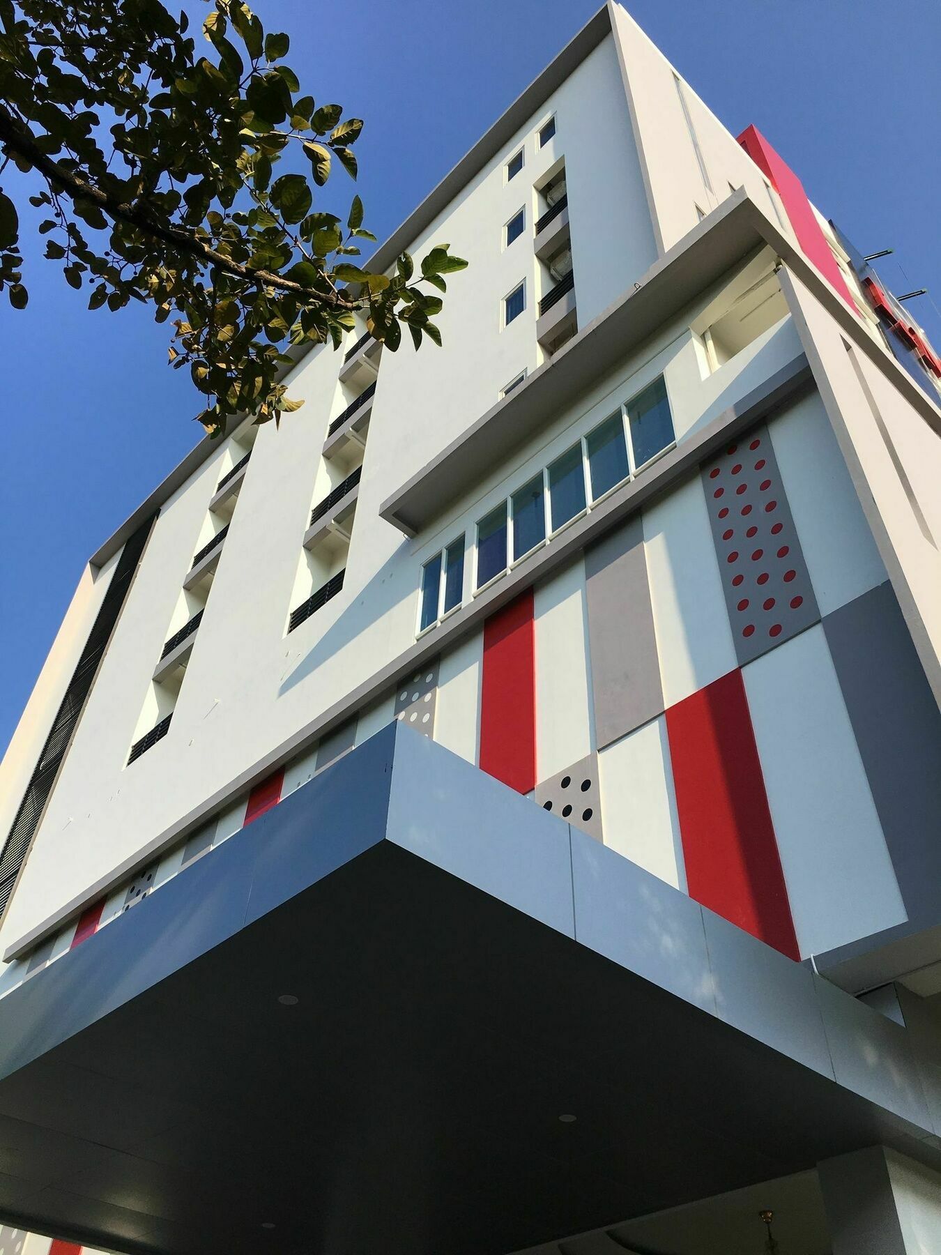 I&M Hotel Surabaya Exteriör bild